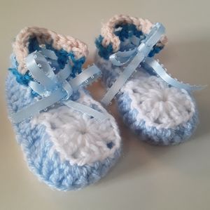 Handmade crochet baby shoes
